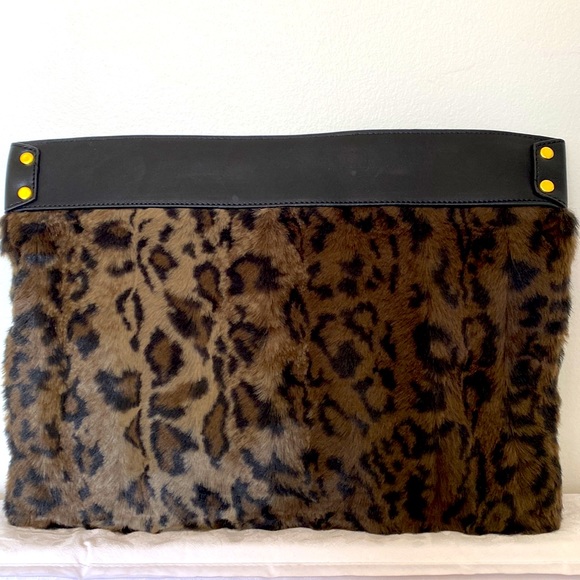 Pull & Bear Clutch Bag - Picture 2 of 10